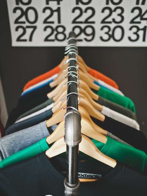 fashion-clothes-hanger-clothes-rack-clothing-large.jpeg